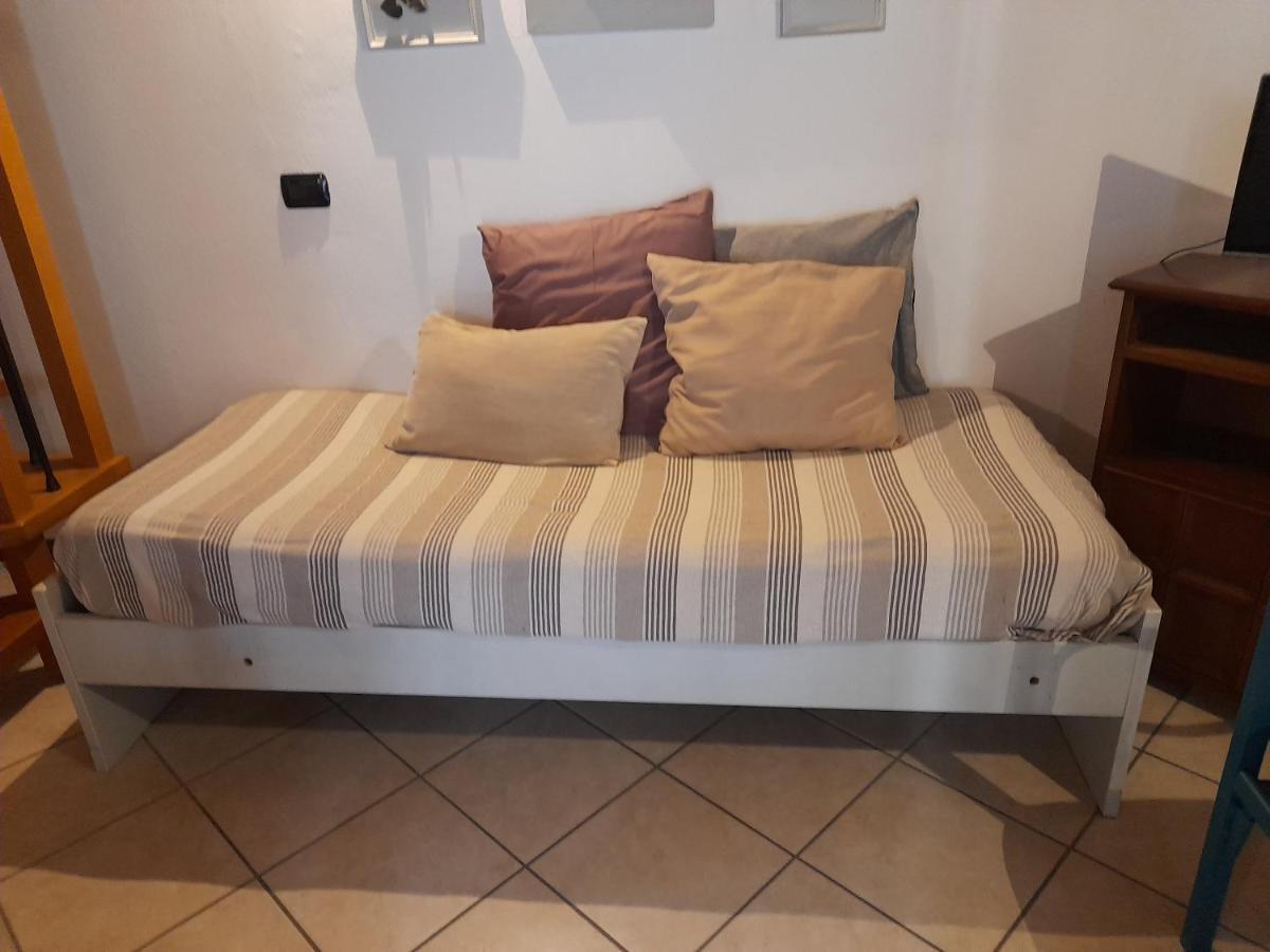 A Casa Di Sole Apartment Brovello-Carpugnino Екстериор снимка